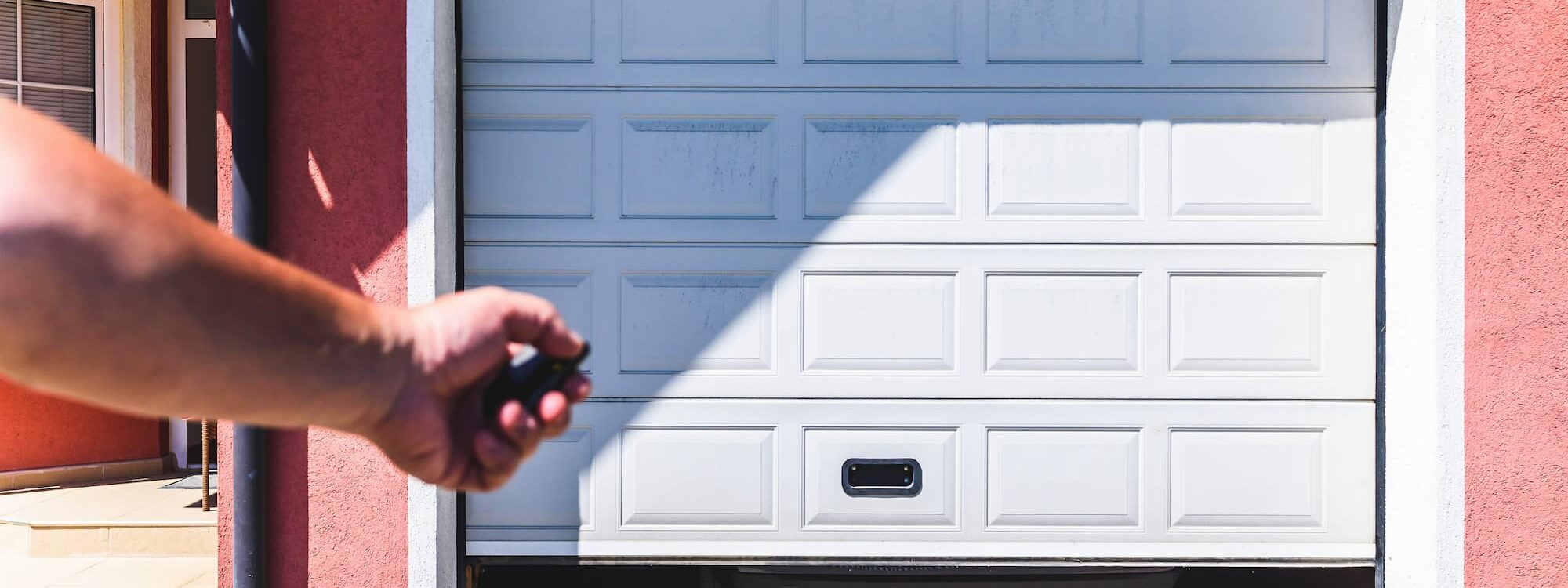 ACTU00 2000X750 | Fermeture et automatisme WG Comment fonctionne une porte de garage automatique ? Strasbourg