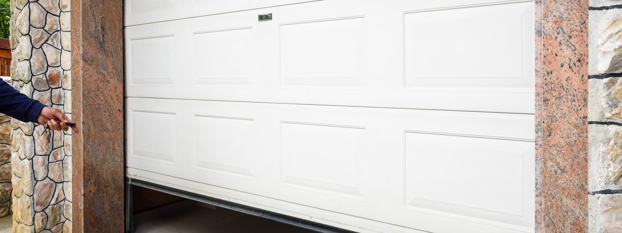 GARAGE3 2000X750 | Fermeture et automatisme WG Comment bien choisir sa porte de garage ? Guebwiller